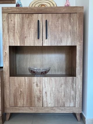 Mueble de comedor madera y cristal