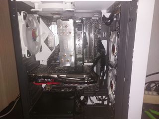 Torre Gaming Unyka Blanca RGB