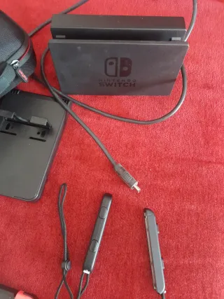 Nintendo Switch Azul/Roja + Accesorios + Juego