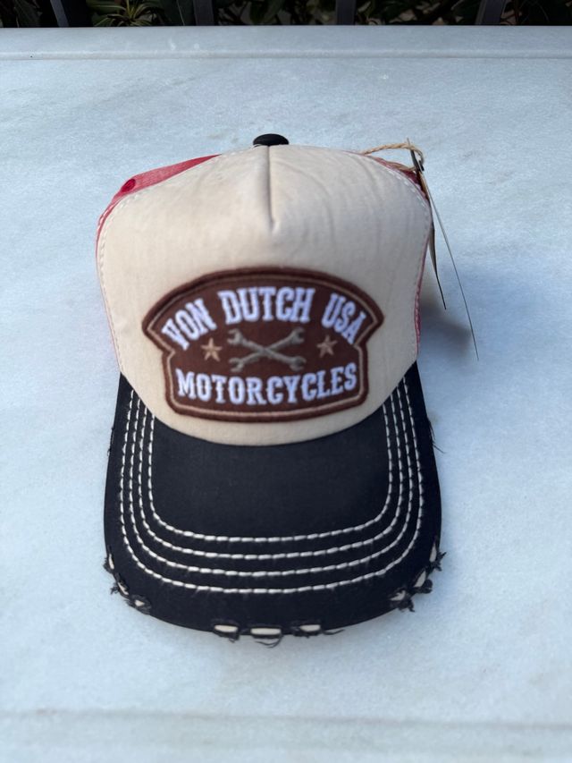 Gorra Von Dutch Trucker Beige y Negra