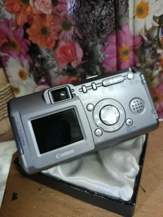 Fotocamera digitale Canon PowerShot A310 da 3,2 MP in lettura 