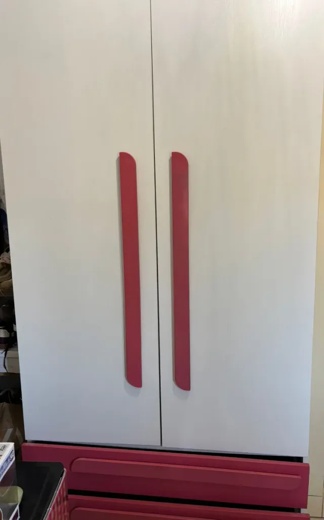 Armario infantil blanco y rosa