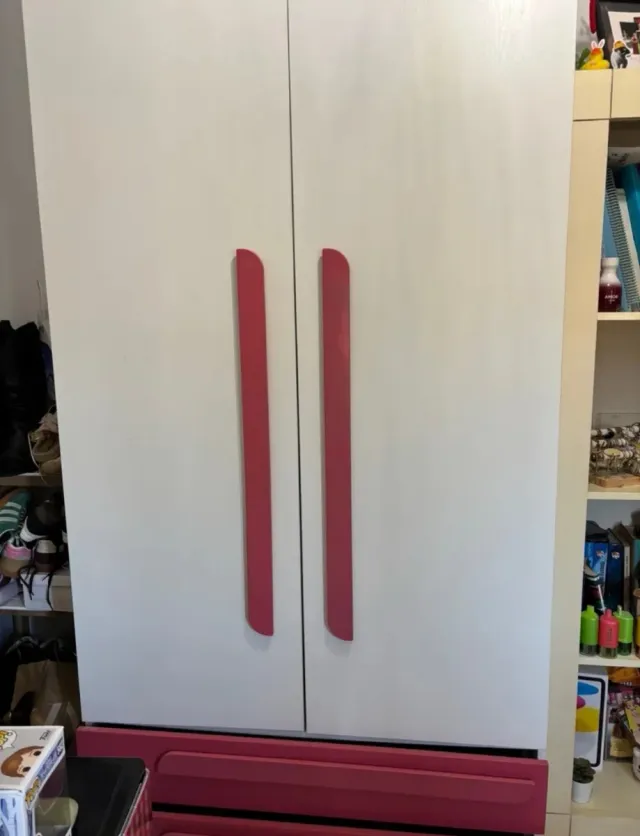 Armario infantil blanco y rosa