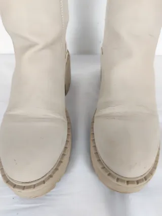 Stivaletti con zeppa beige