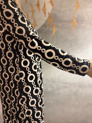 Vestido midi estampado geométrico retro