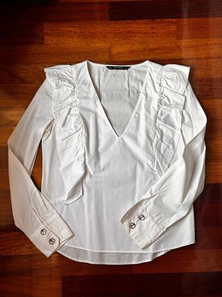 Camisa blanca Zara volantes