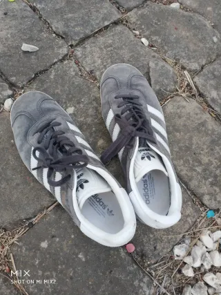 Zapatillas Adidas Gazelle Cuero Gris