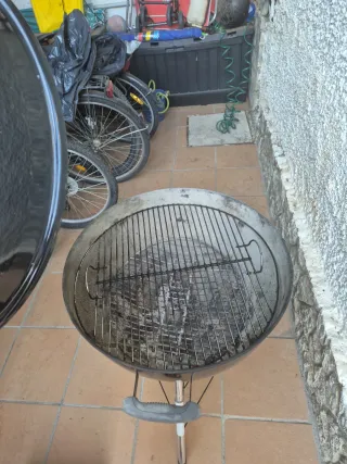 Barbacoa Weber Negra y Plateada