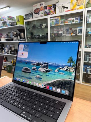 MacBook Pro M1 Pro 14” 16GB RAM 500GB SSD