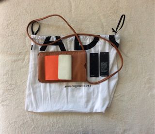 Bolso portamóvil Adolfo Domínguez