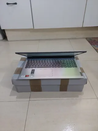 Ordenador Portátil Lenovo IdeaPad 3