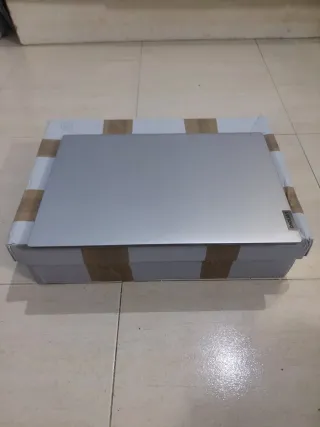 Ordenador Portátil Lenovo IdeaPad 3