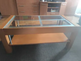Mesa de centro madera y cristal
100*50cm alto 44cm