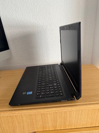 Portátil Lenovo 15.5'' 8GB RAM SSD