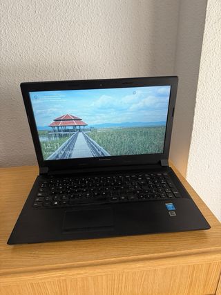 Portátil Lenovo 15.5'' 8GB RAM SSD