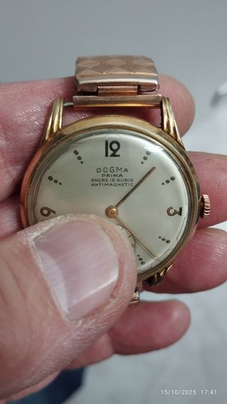Reloj bañado en oro Dogma