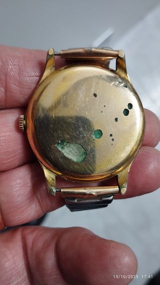 Reloj bañado en oro Dogma