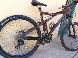 Bicicleta BTT Full Suspensión