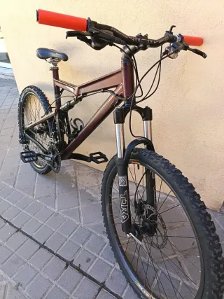 Bicicleta BTT Full Suspensión