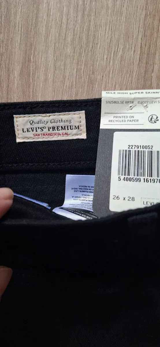 Vaqueros Levi's negros nuevos con etiqueta