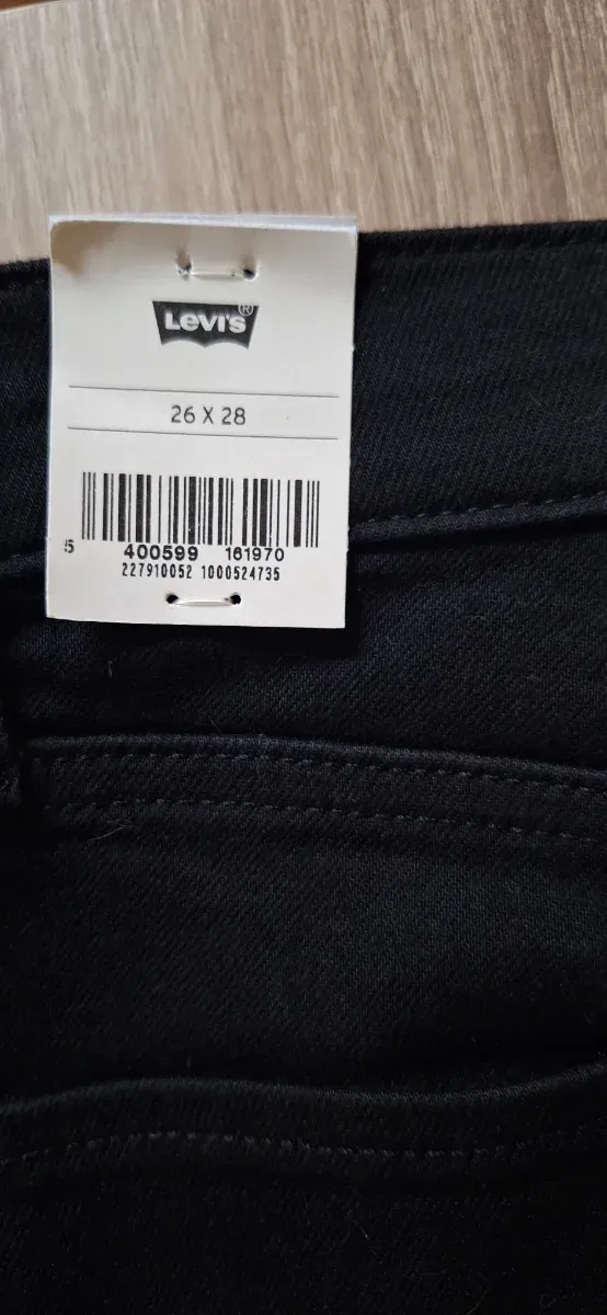 Vaqueros Levi's negros nuevos con etiqueta