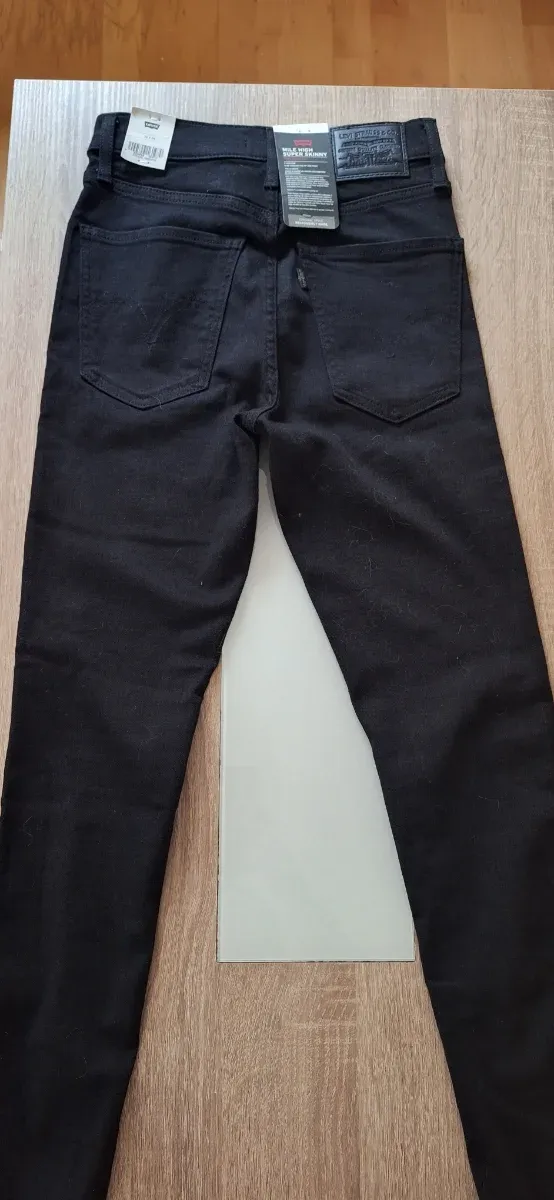 Vaqueros Levi's negros nuevos con etiqueta