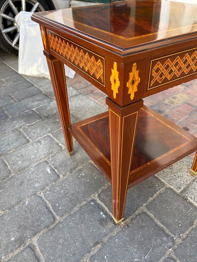 Mesita auxiliar caoba y bronce Herrainz