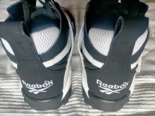 Zapatillas Reebok Preseason Negras y Blancas