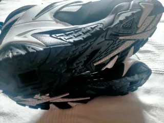 Zapatillas Reebok Preseason Negras y Blancas
