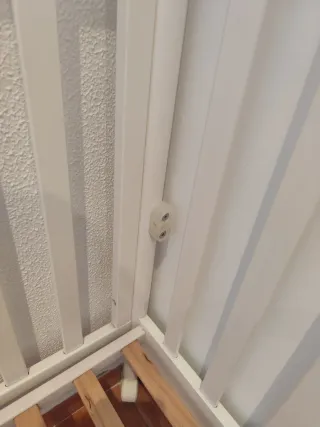 Cuna blanca de madera