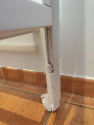 Cuna blanca de madera