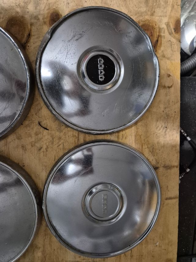 Tapacubos Seat 124 (4 unidades)