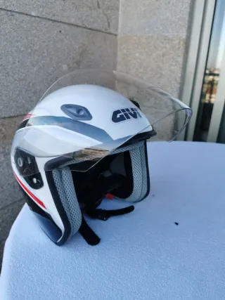 2 Cascos de Moto Blancos con Diseño