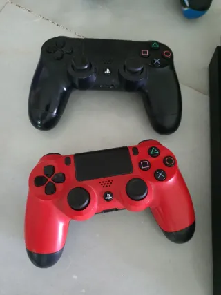 Consola PS4 + 2Mandos + 2Juegos + Juegos playlink