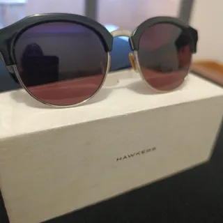 Gafas de Sol Hawkers Negras y Rosas