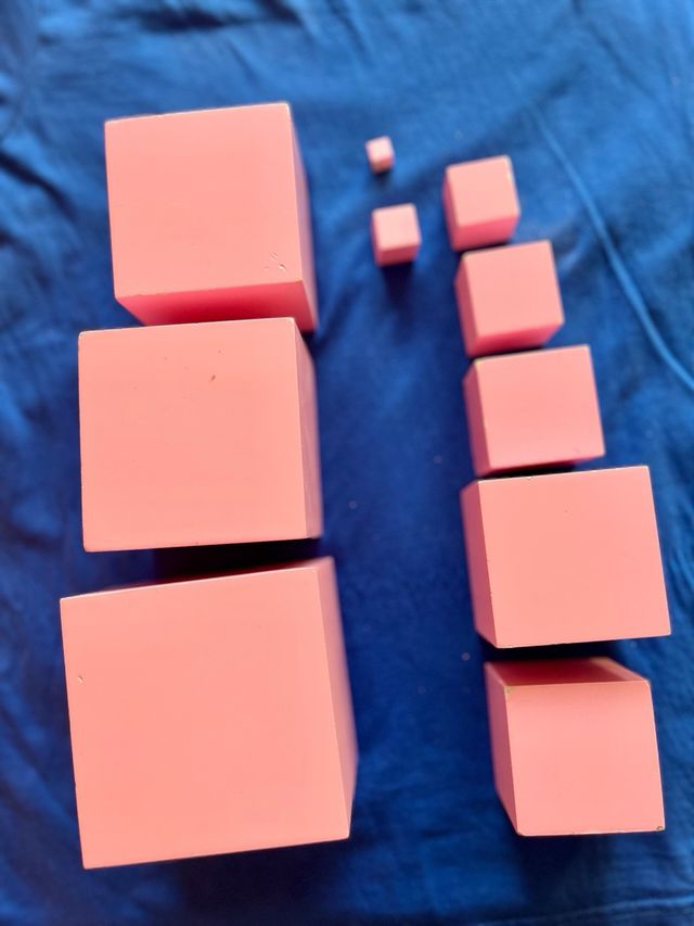 Torre de bloques rosa