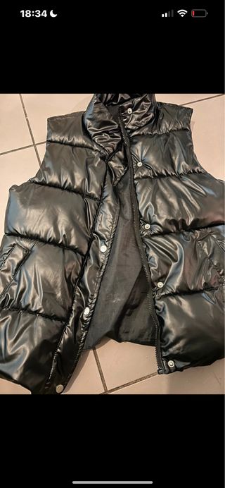 Chaleco negro acolchado