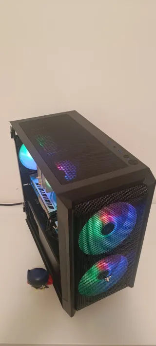 Ordenador Gaming Intel 14 Nucleos - RX 580 - 32g 