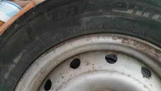 4 Llantas con Neumáticos de Carga