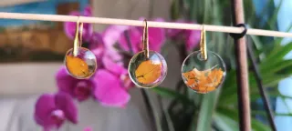Pendientes hoja amarilla en resina Uv