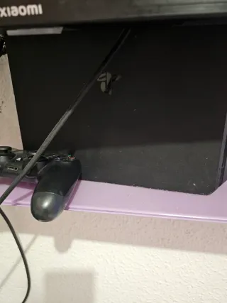 PS4 (PlayStation 4) Negra + Mando