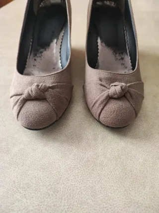 Scarpe scamosciate nocciola numero 35 con tacco
