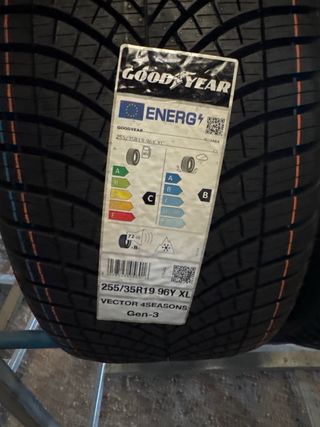 Neumáticos Goodyear Vector 4Seasons Gen-3 255/35R1