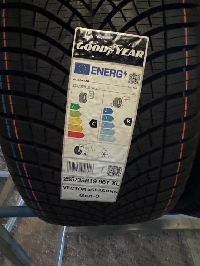 Neumáticos Goodyear Vector 4Seasons Gen-3 255/35R1