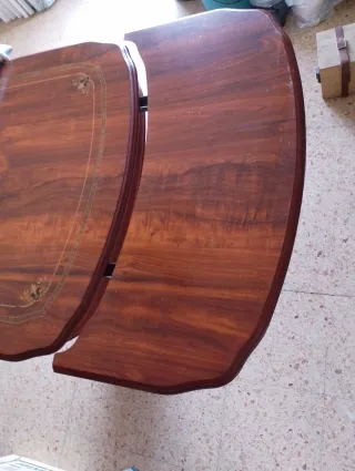 Mesa de comedor de madera
90*165 cm 