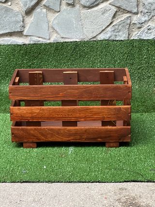 Portafiori rialzato in legno