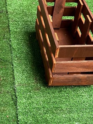 Portafiori rialzato in legno