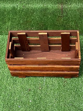 Portafiori rialzato in legno