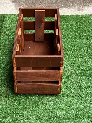 Portafiori rialzato in legno