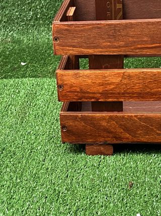 Portafiori rialzato in legno